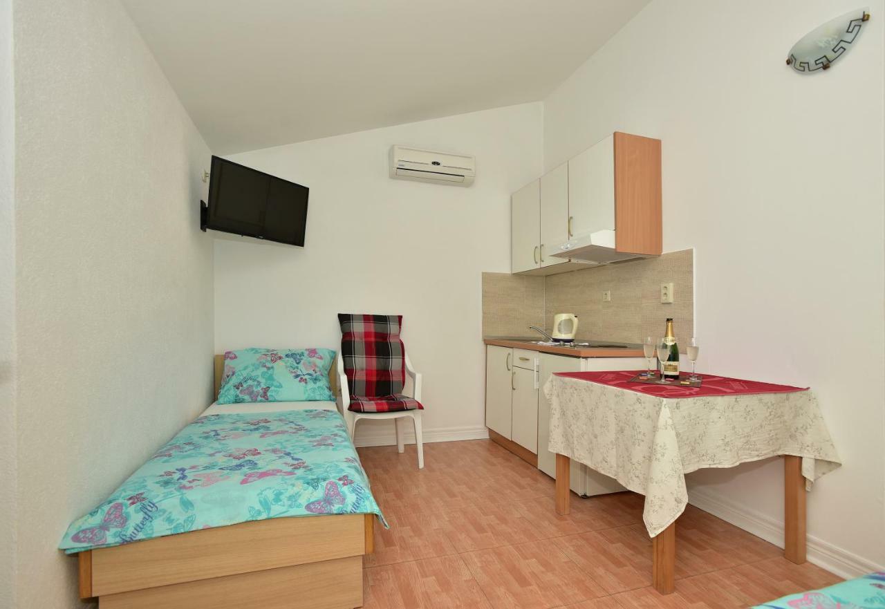 Studio Apartments Antonio Makarska Exteriör bild
