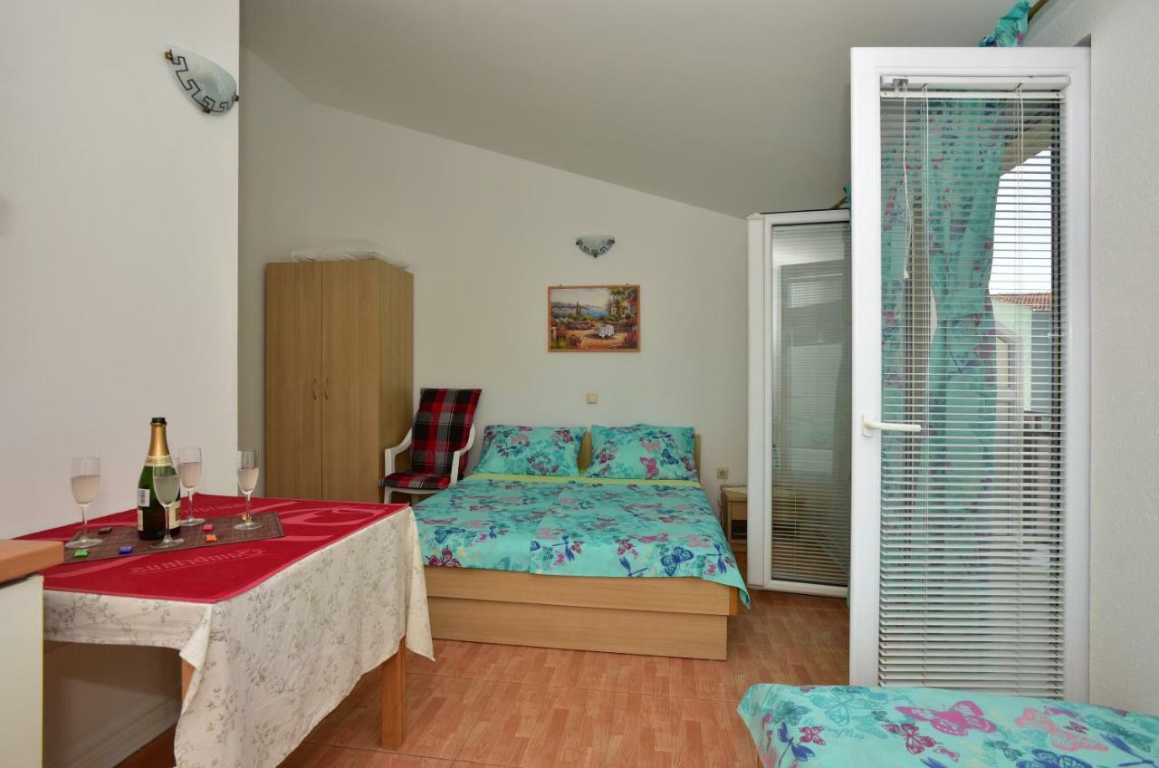 Studio Apartments Antonio Makarska Exteriör bild