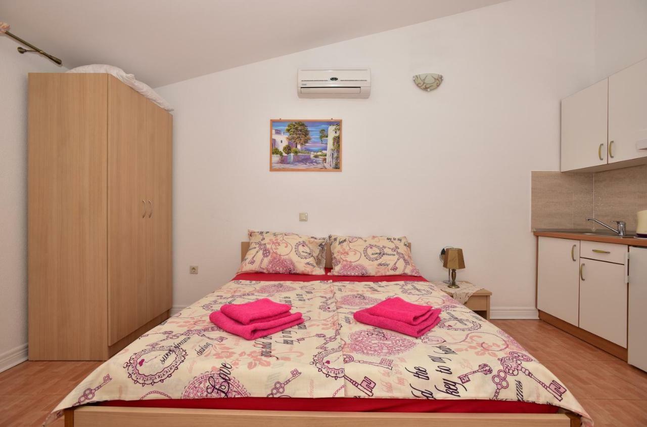 Studio Apartments Antonio Makarska Exteriör bild