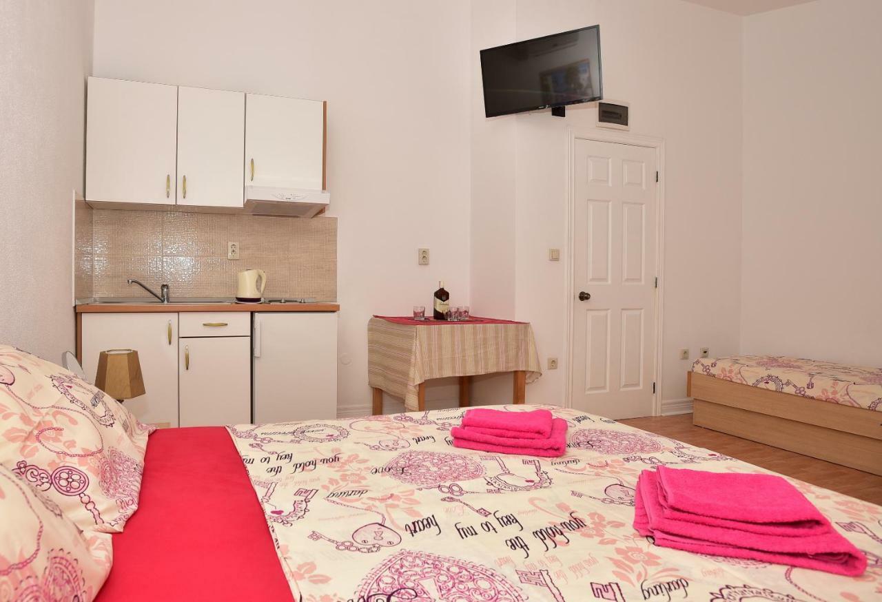 Studio Apartments Antonio Makarska Exteriör bild