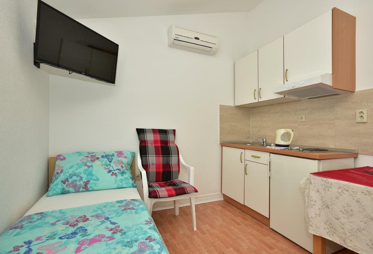 Studio Apartments Antonio Makarska Exteriör bild