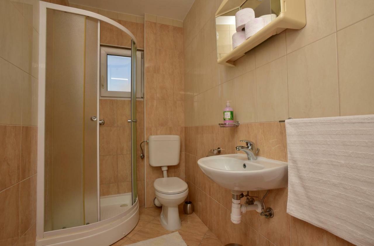 Studio Apartments Antonio Makarska Exteriör bild
