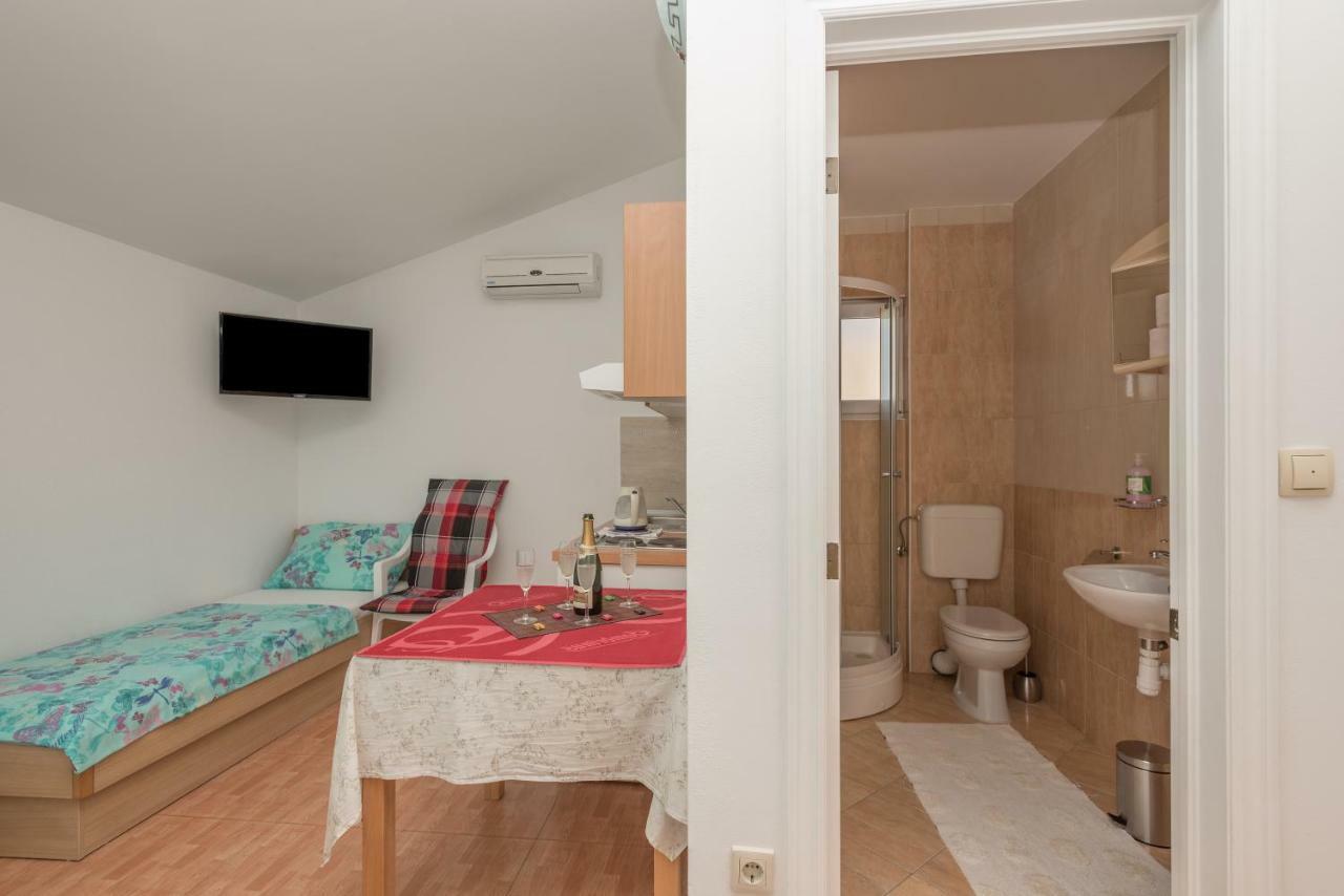 Studio Apartments Antonio Makarska Exteriör bild
