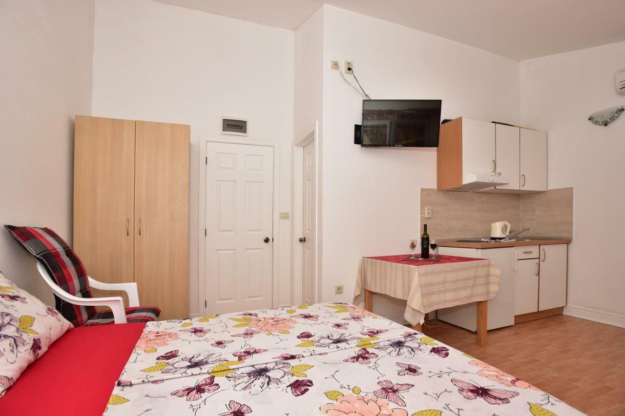 Studio Apartments Antonio Makarska Exteriör bild