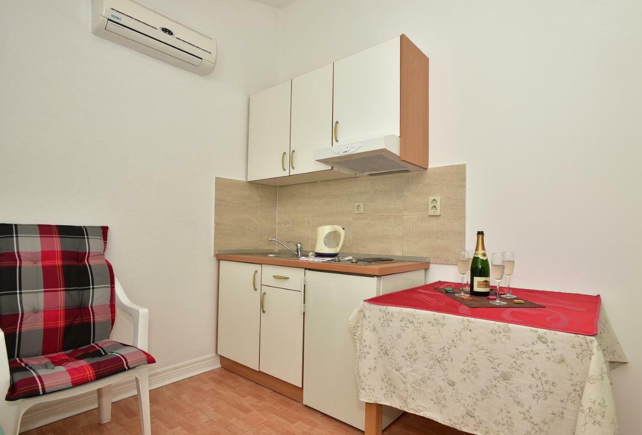 Studio Apartments Antonio Makarska Exteriör bild