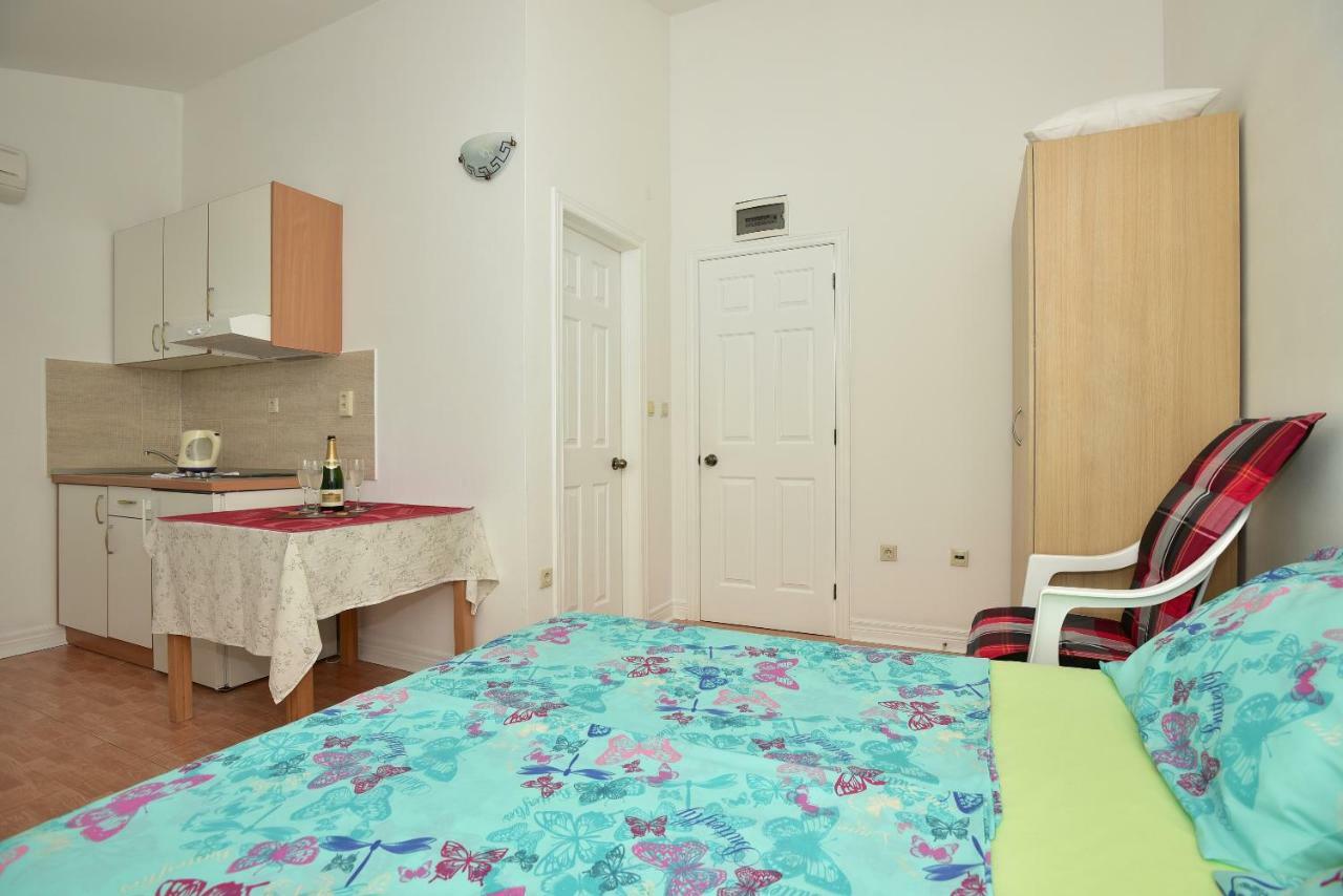 Studio Apartments Antonio Makarska Exteriör bild