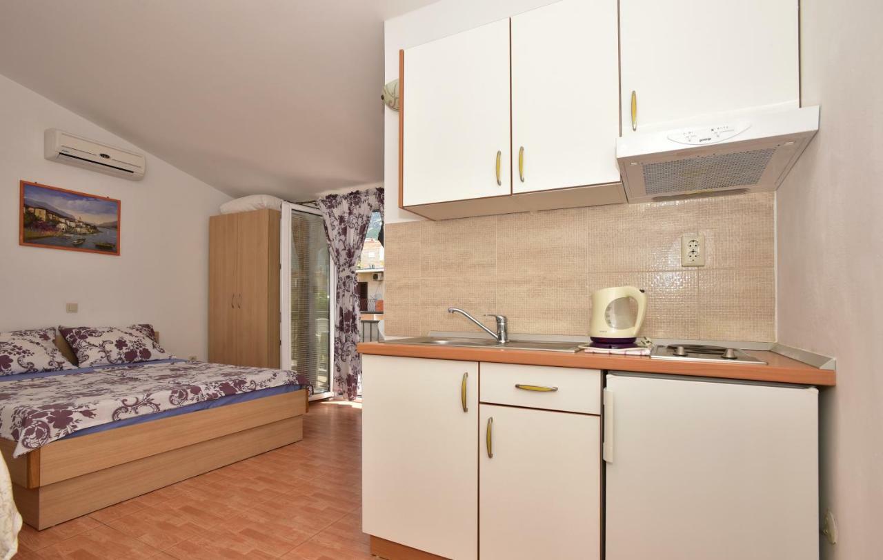 Studio Apartments Antonio Makarska Exteriör bild