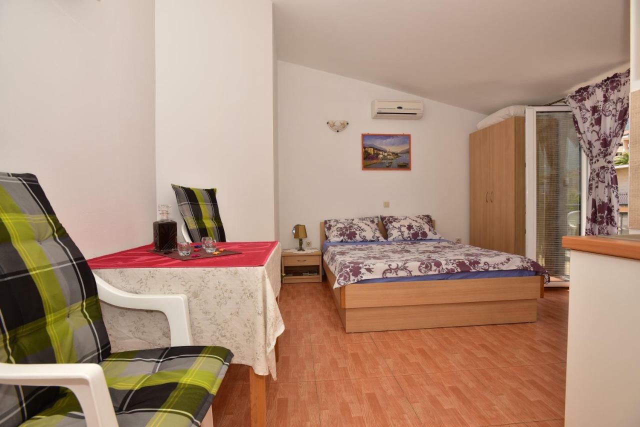 Studio Apartments Antonio Makarska Exteriör bild