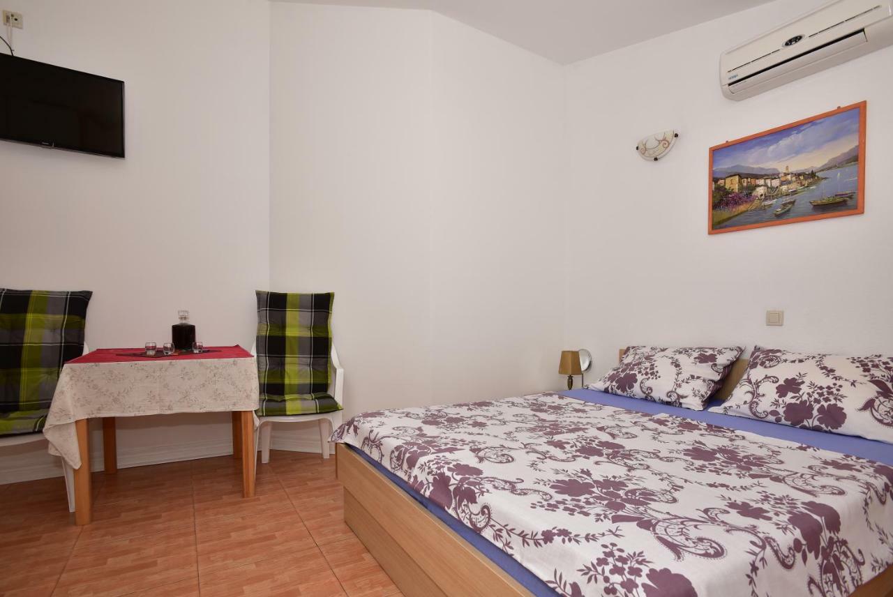 Studio Apartments Antonio Makarska Exteriör bild