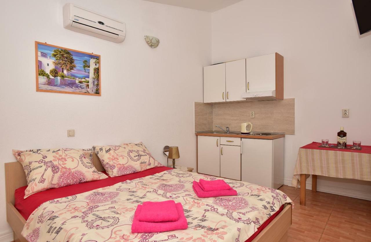 Studio Apartments Antonio Makarska Exteriör bild