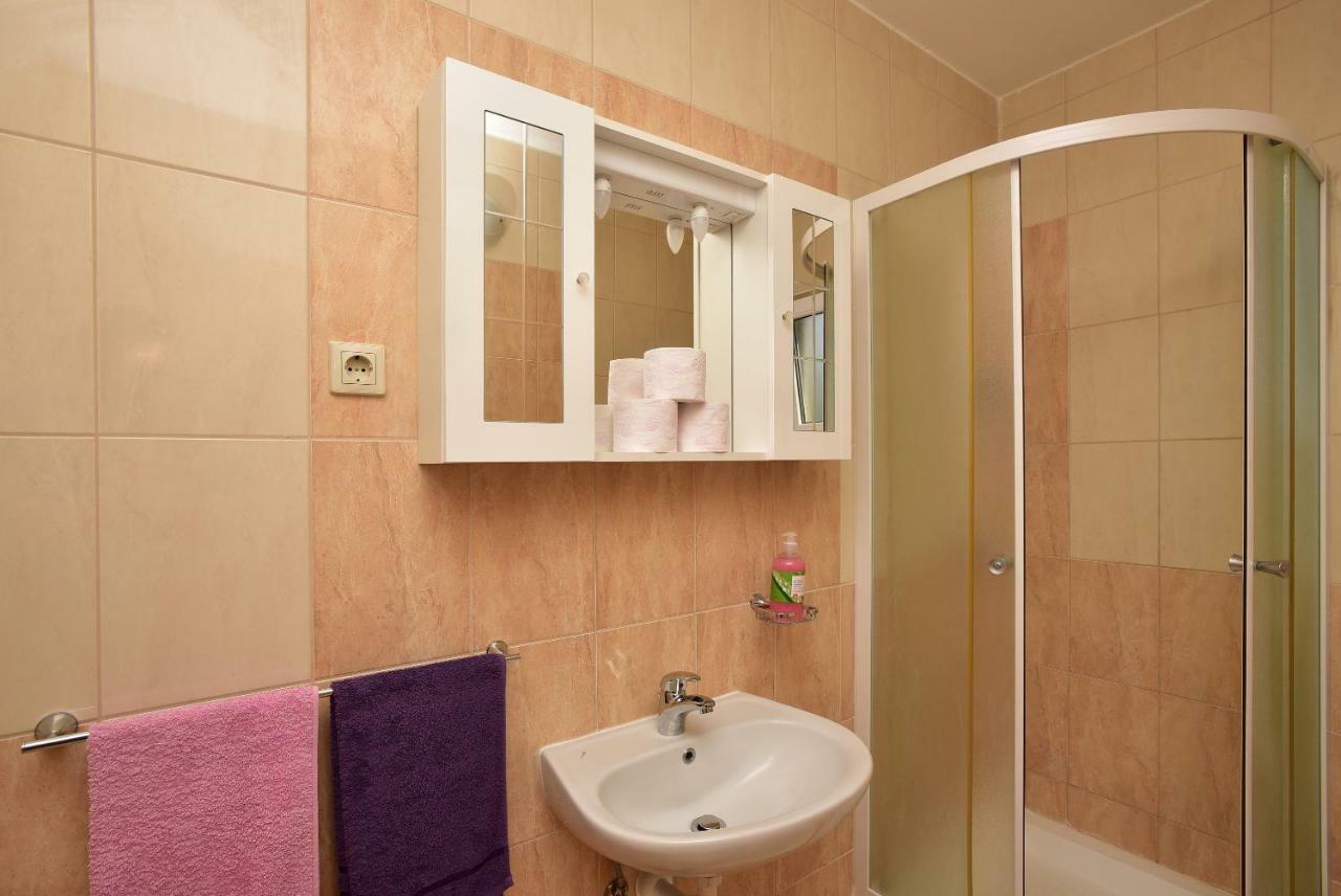 Studio Apartments Antonio Makarska Exteriör bild