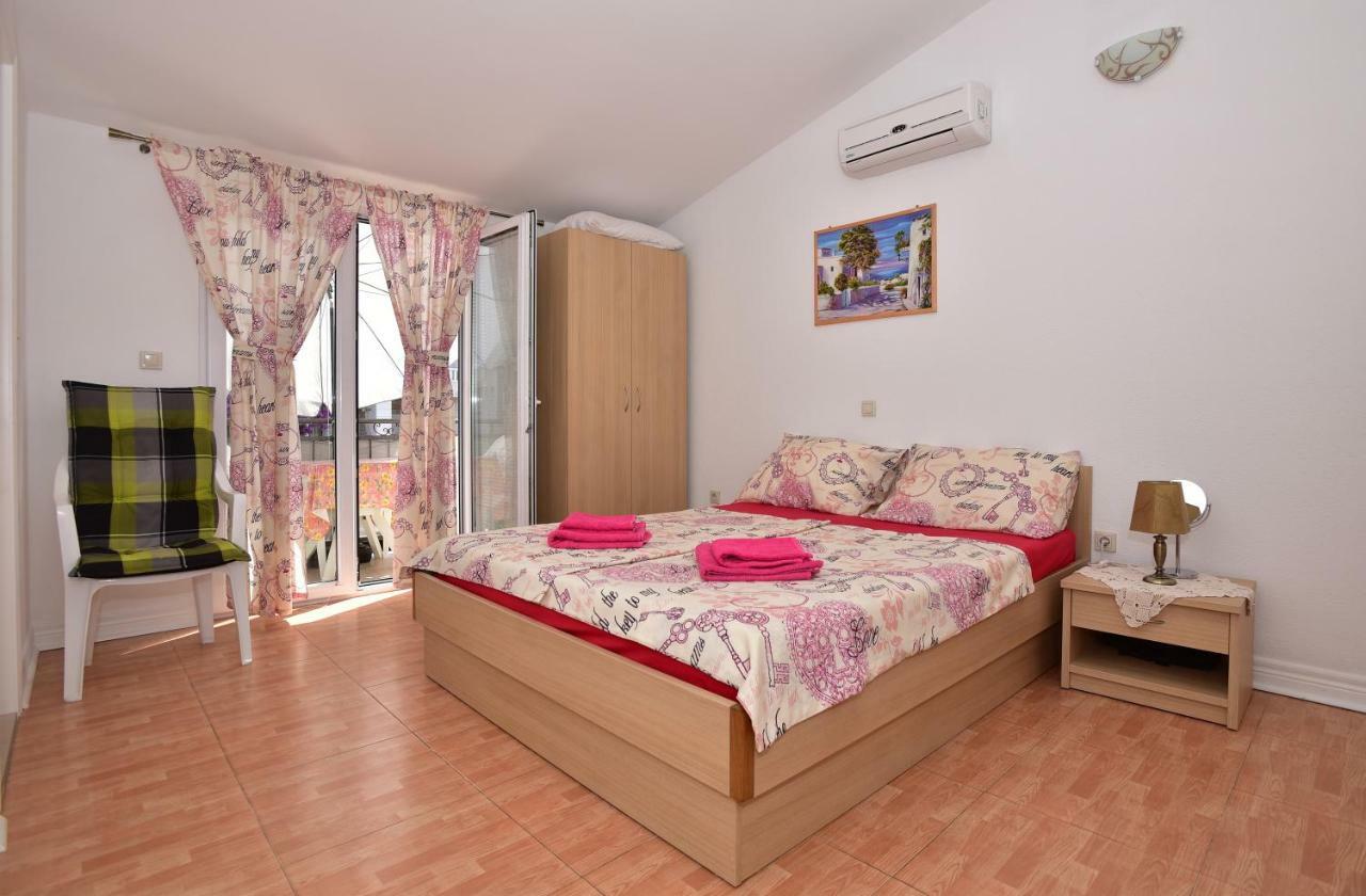 Studio Apartments Antonio Makarska Exteriör bild